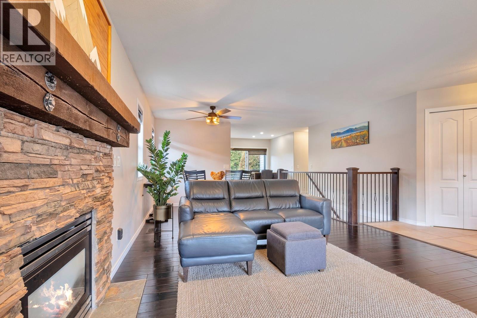 2077 ROSEFIELD DRIVE - 11