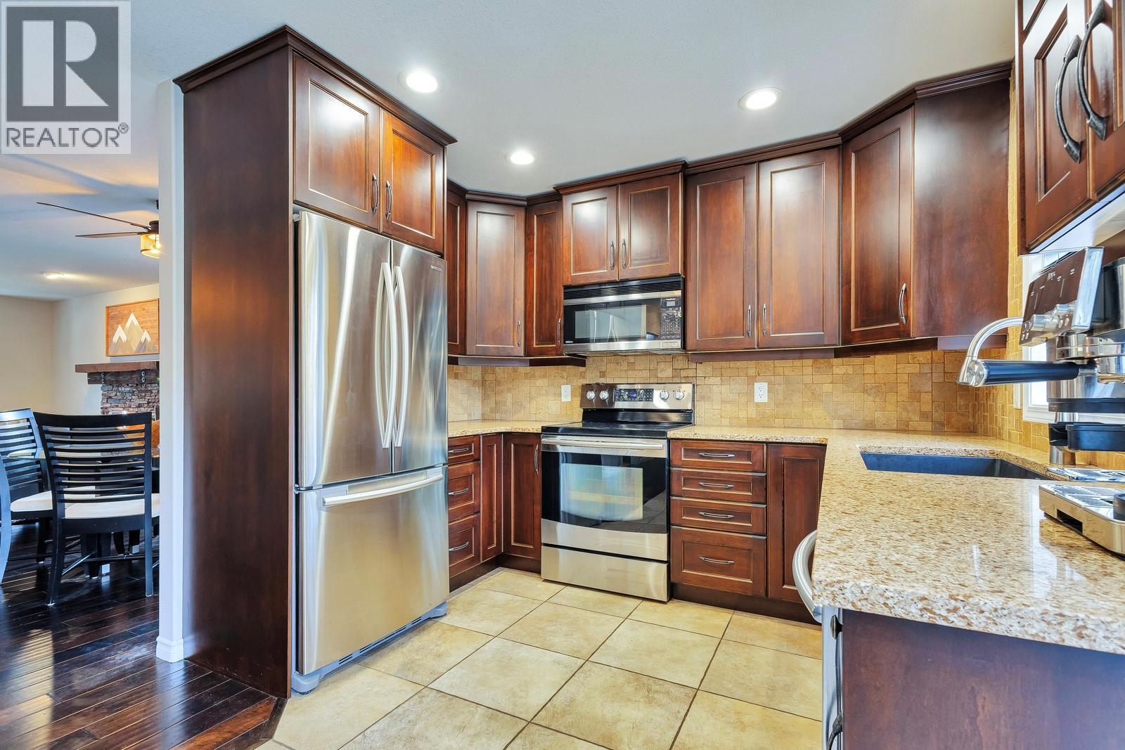 2077 ROSEFIELD DRIVE - 15