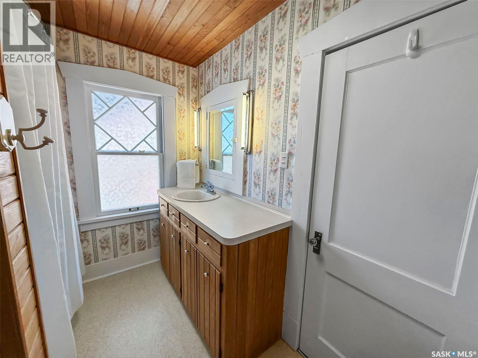 Single Family House for Sale in  th AVENUE NE Swift Current 