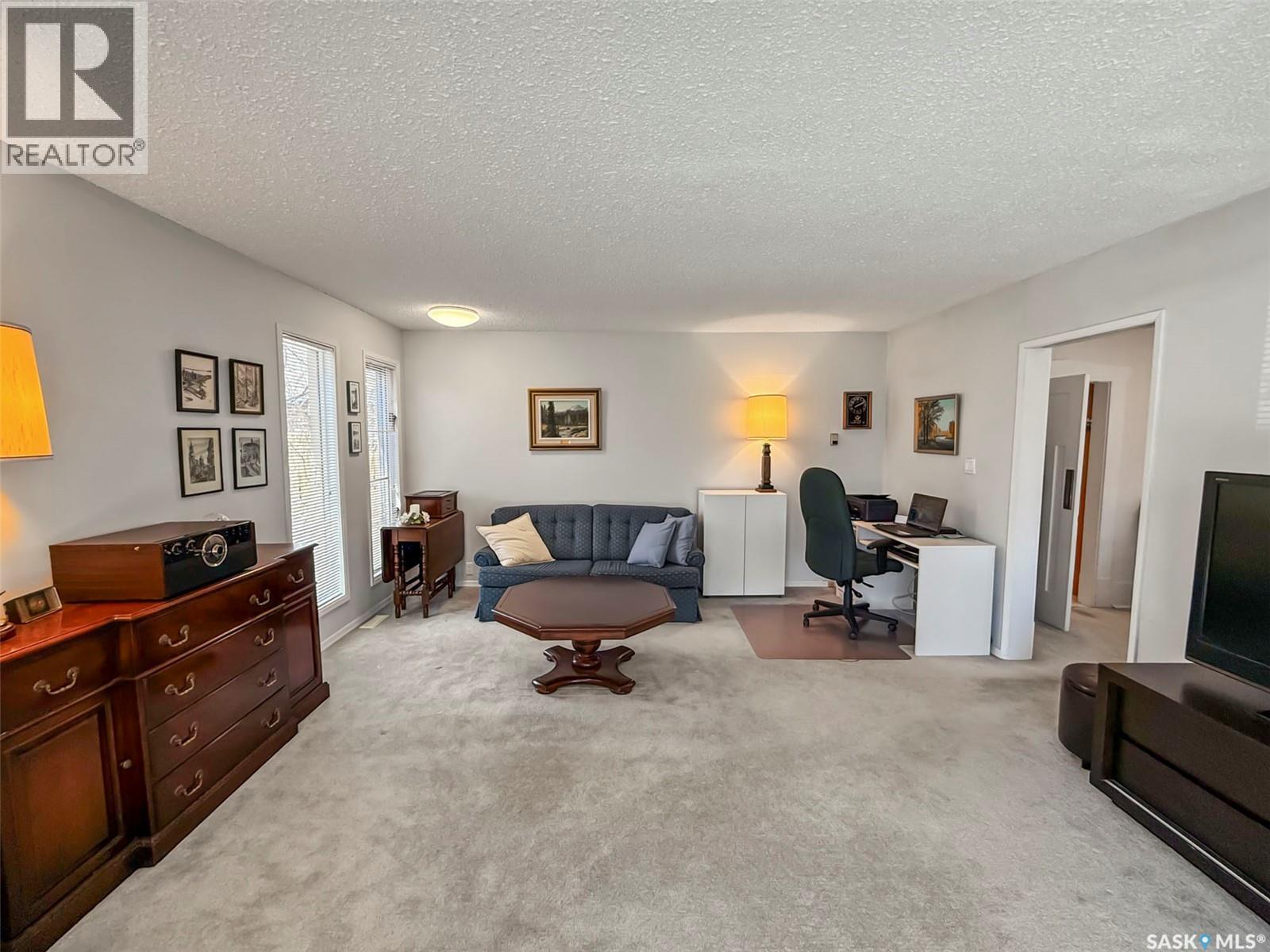 Single Family House for Sale in  th AVENUE NE Swift Current 