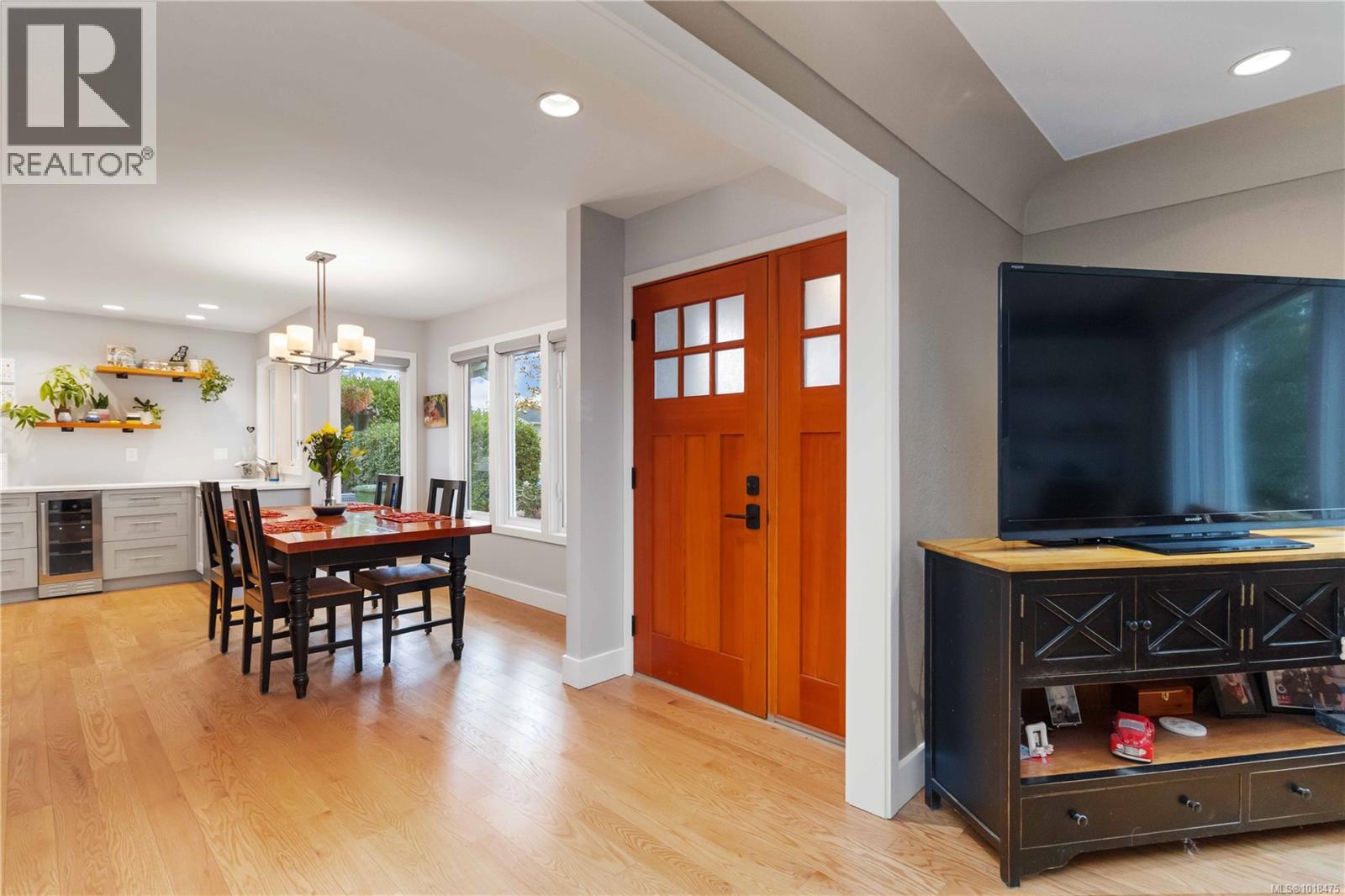  2200 Kinross Avenue, Oak Bay