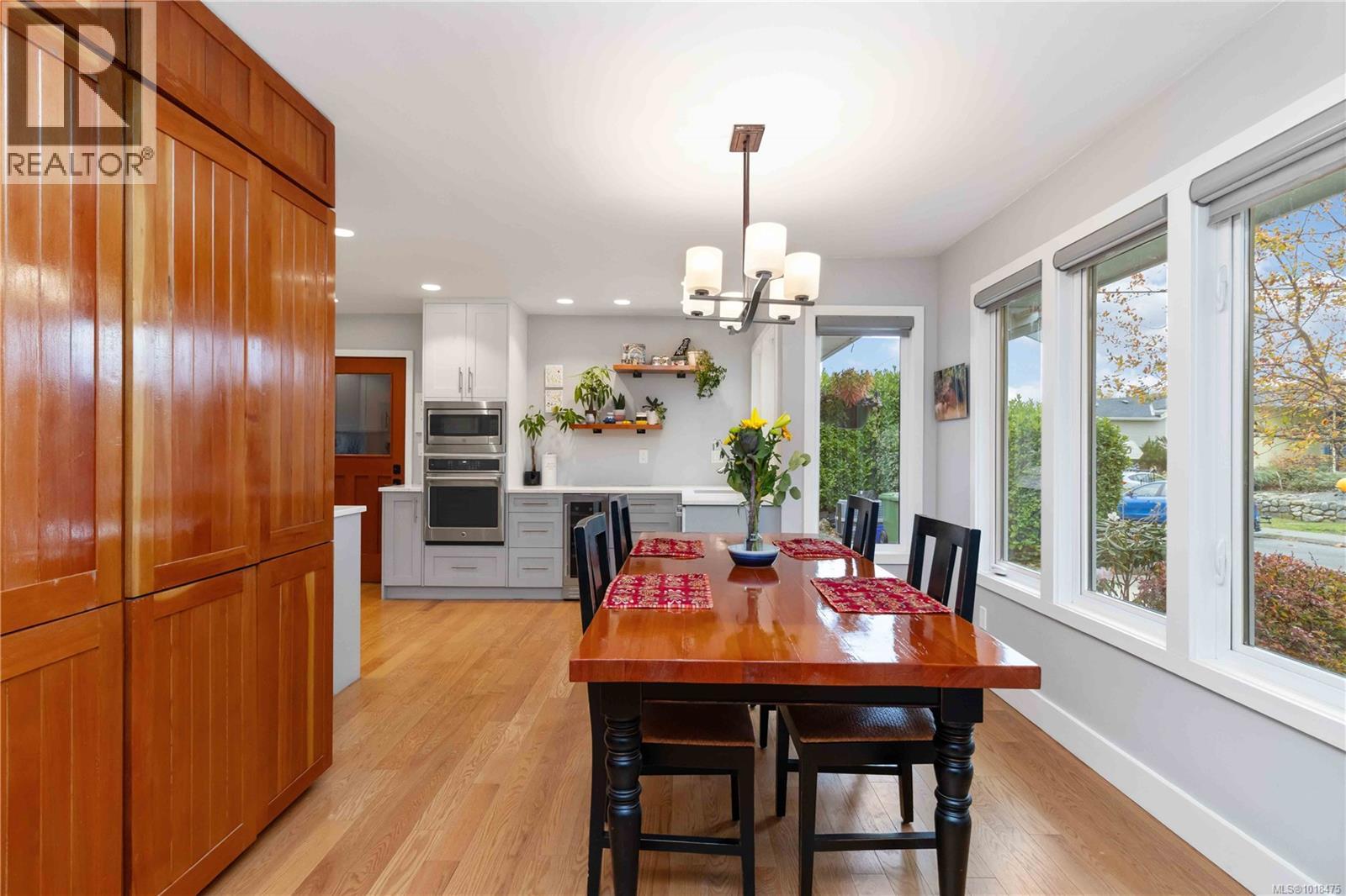  2200 Kinross Avenue, Oak Bay