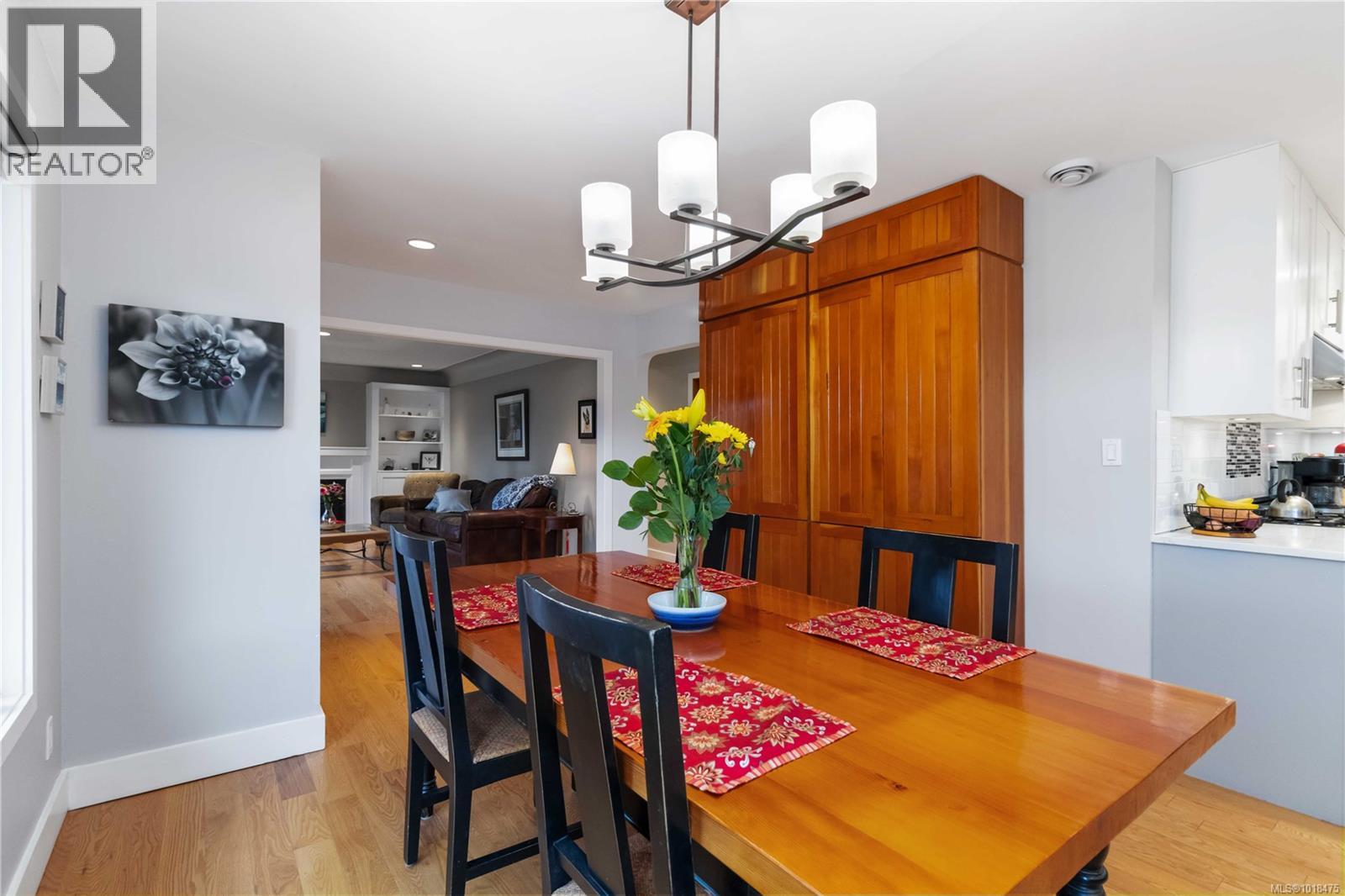  2200 Kinross Avenue, Oak Bay