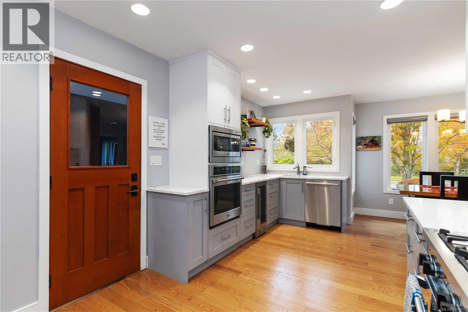  2200 Kinross Avenue, Oak Bay