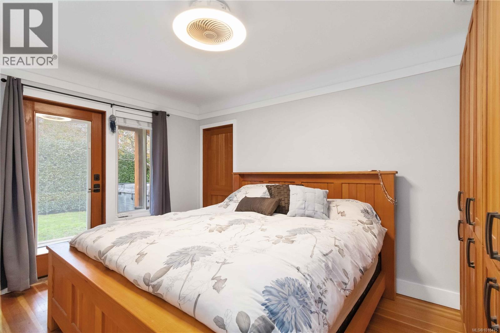  2200 Kinross Avenue, Oak Bay