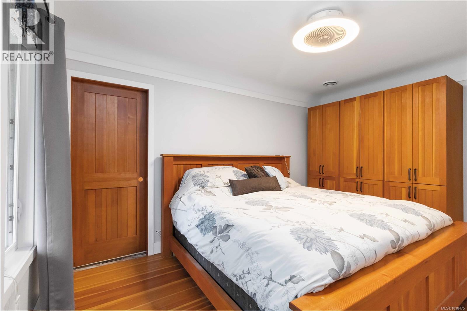  2200 Kinross Avenue, Oak Bay