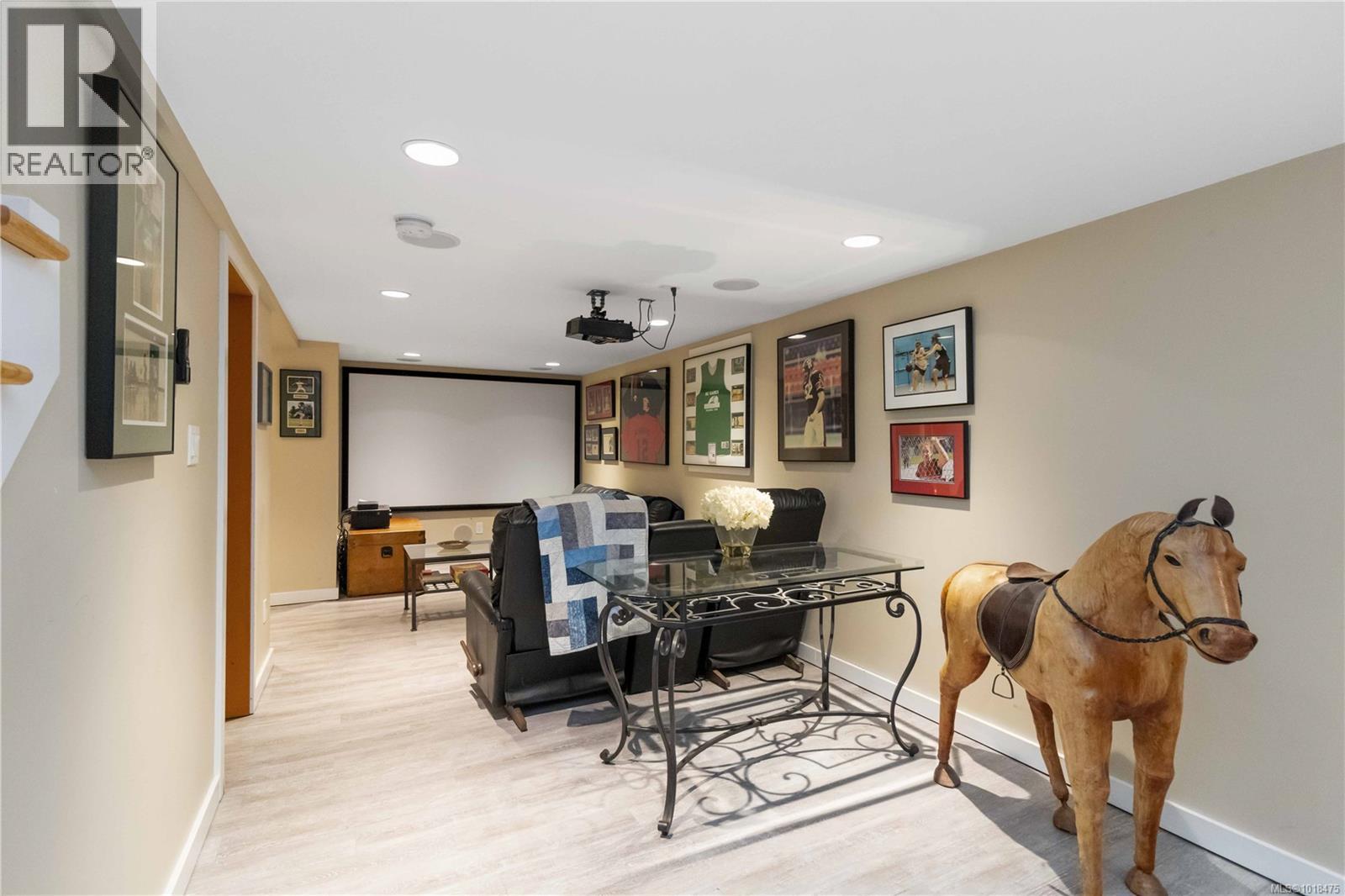  2200 Kinross Avenue, Oak Bay