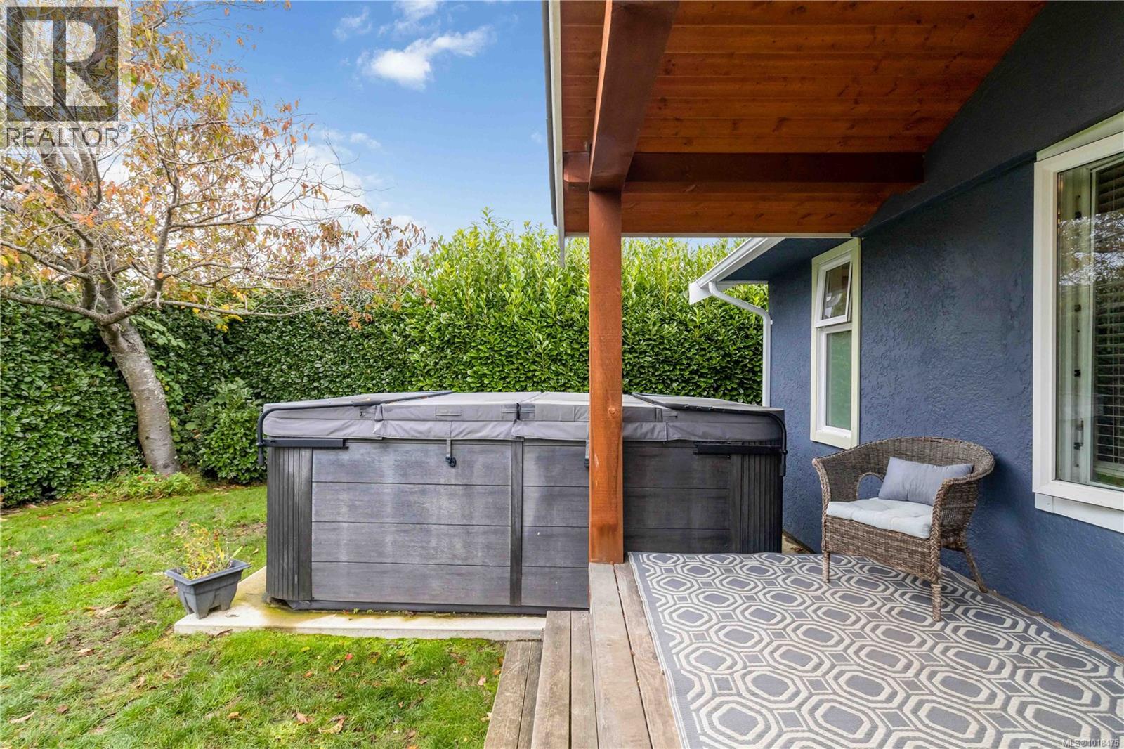  2200 Kinross Avenue, Oak Bay