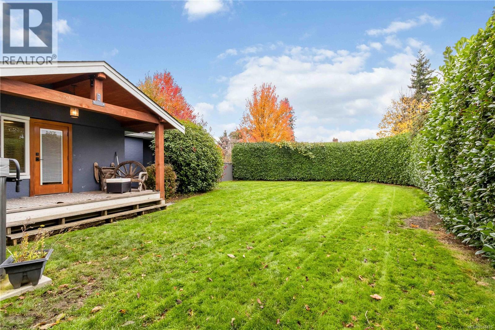  2200 Kinross Avenue, Oak Bay