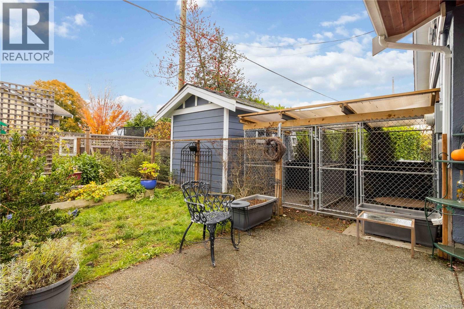  2200 Kinross Avenue, Oak Bay