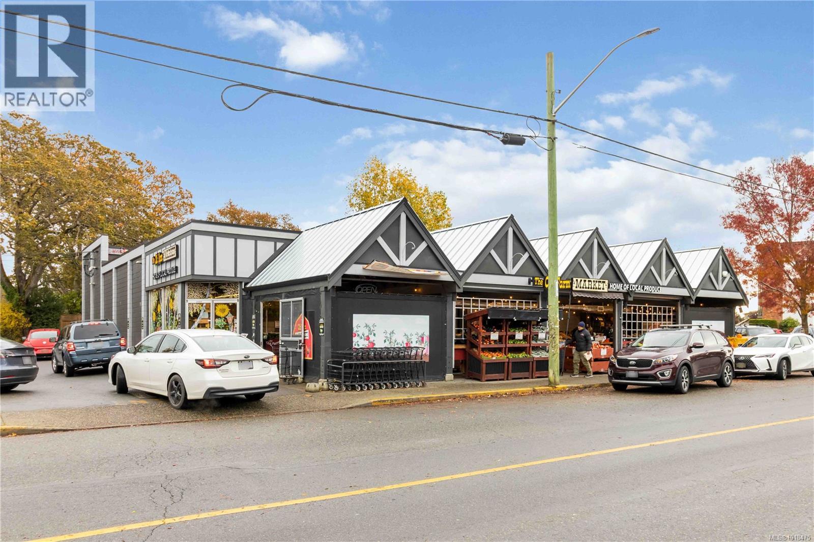  2200 Kinross Avenue, Oak Bay
