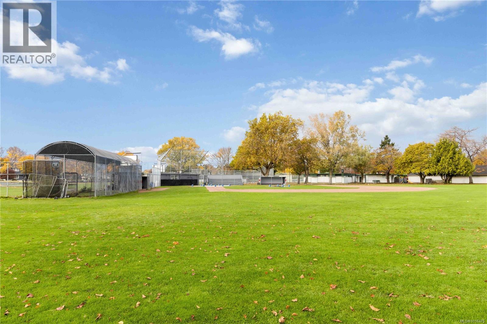  2200 Kinross Avenue, Oak Bay