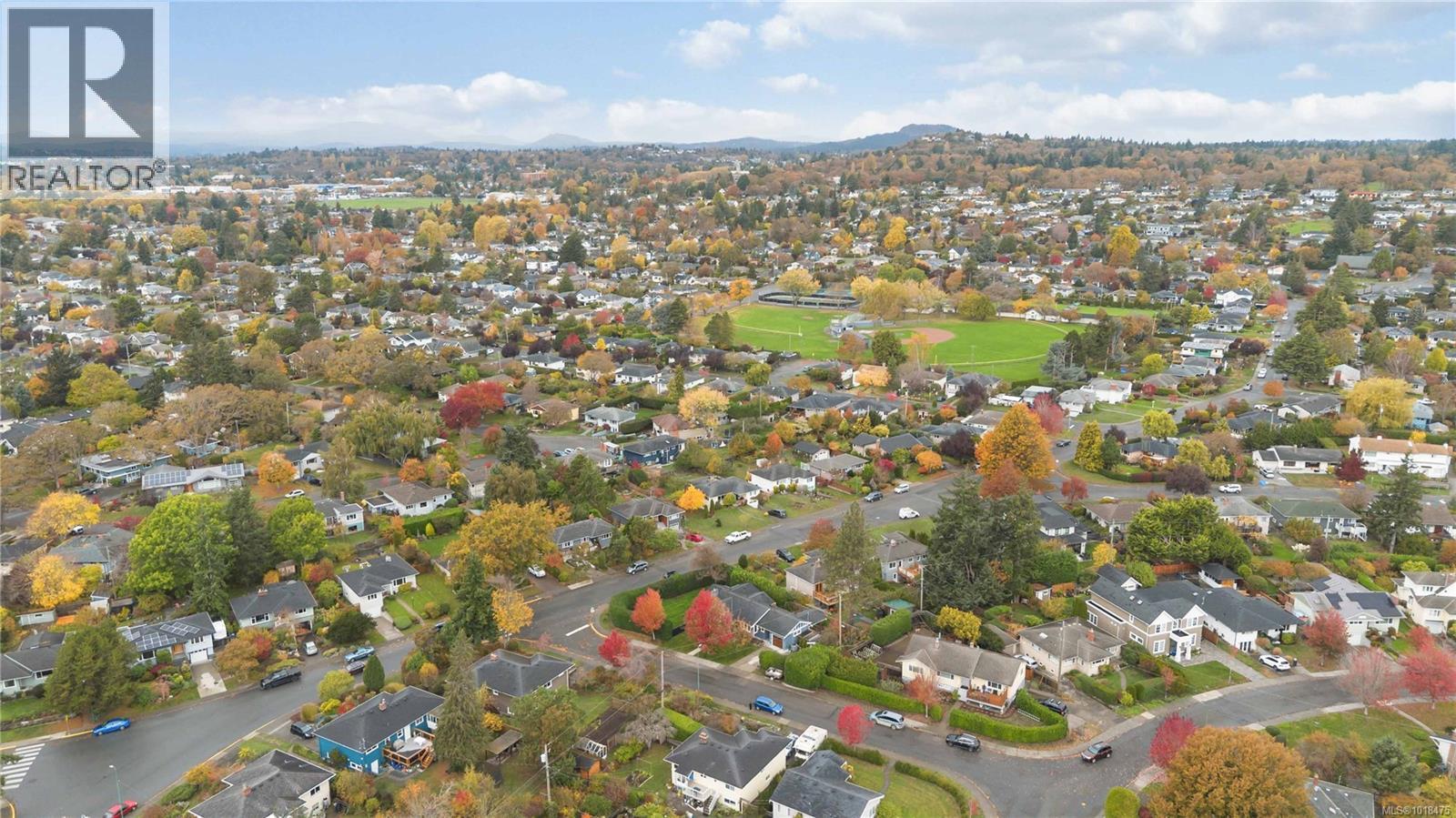  2200 Kinross Avenue, Oak Bay