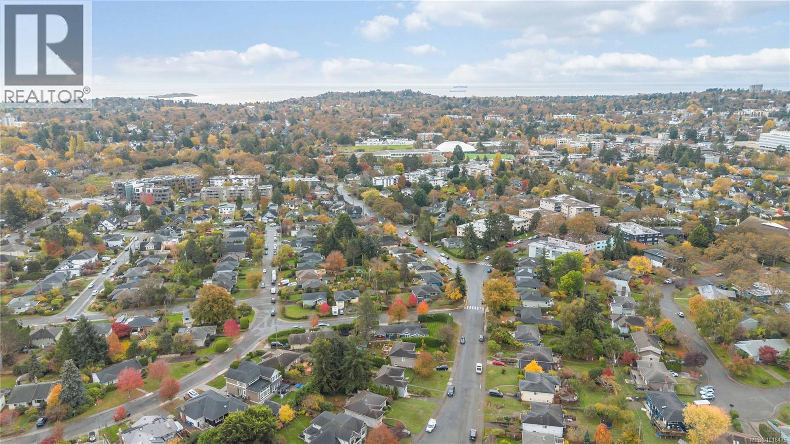  2200 Kinross Avenue, Oak Bay