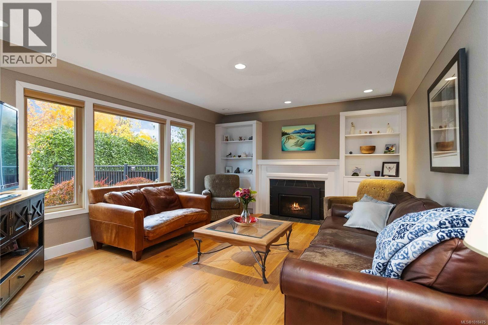  2200 Kinross Avenue, Oak Bay