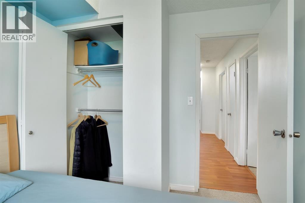 Single Family House Bi-level for Sale in   Huntsville Crescent NW Huntington Hills Calgary 