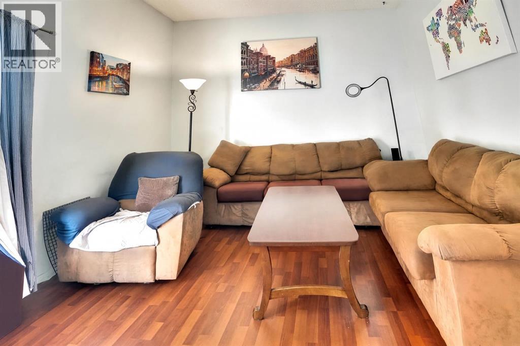 Single Family House Bi-level for Sale in   Huntsville Crescent NW Huntington Hills Calgary 