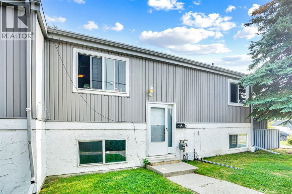 Single Family House Bi-level for Sale in   Huntsville Crescent NW Huntington Hills Calgary 