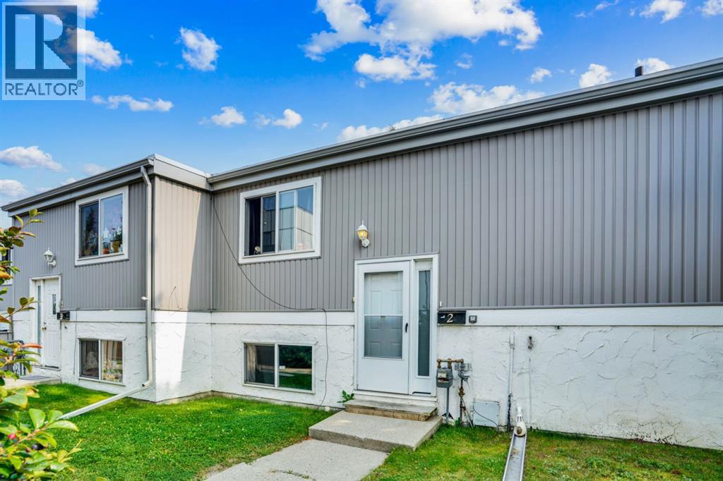 Single Family House Bi-level for Sale in   Huntsville Crescent NW Huntington Hills Calgary 