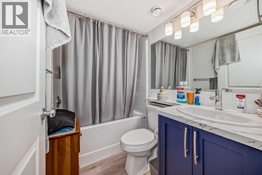 Single Family House for Sale in  Edith Gate NW Glacier Ridge Calgary 