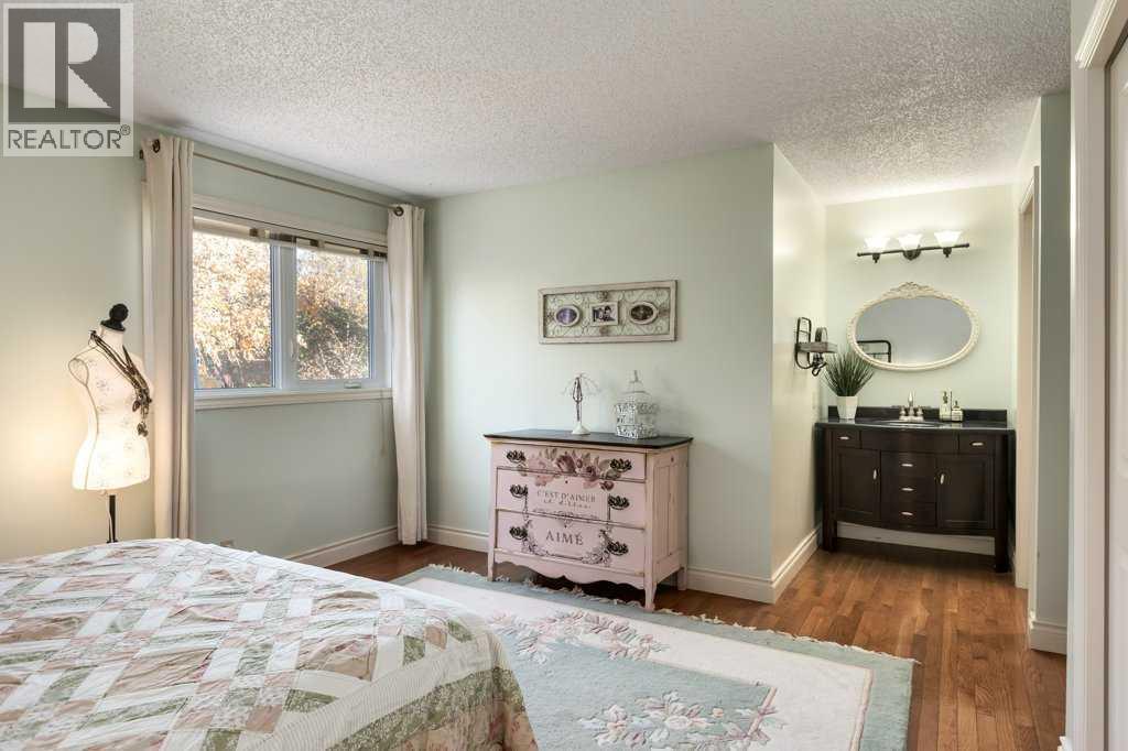 Single Family House Bungalow for Sale in  Bernard Place NW Beddington Heights Calgary 