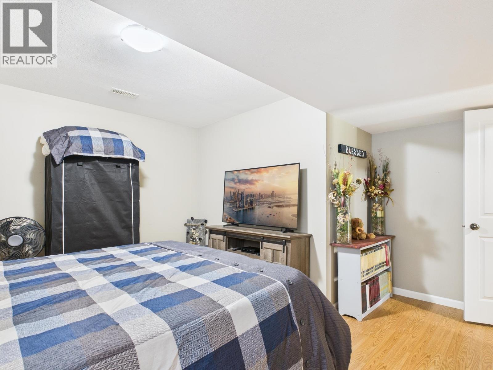 959 MIDNIGHT DRIVE - 22