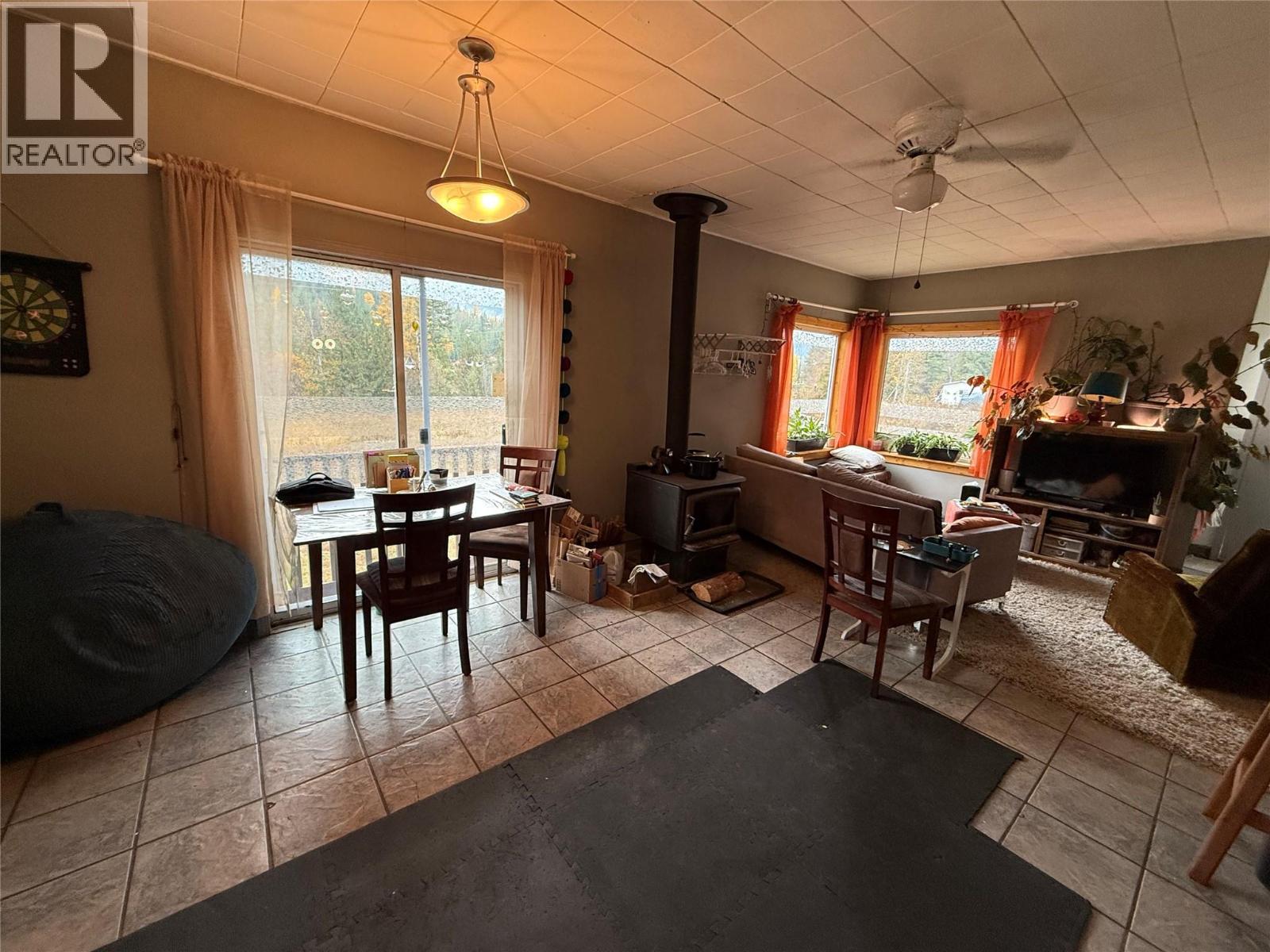 5015 Erie-Ross Spur Road, Salmo