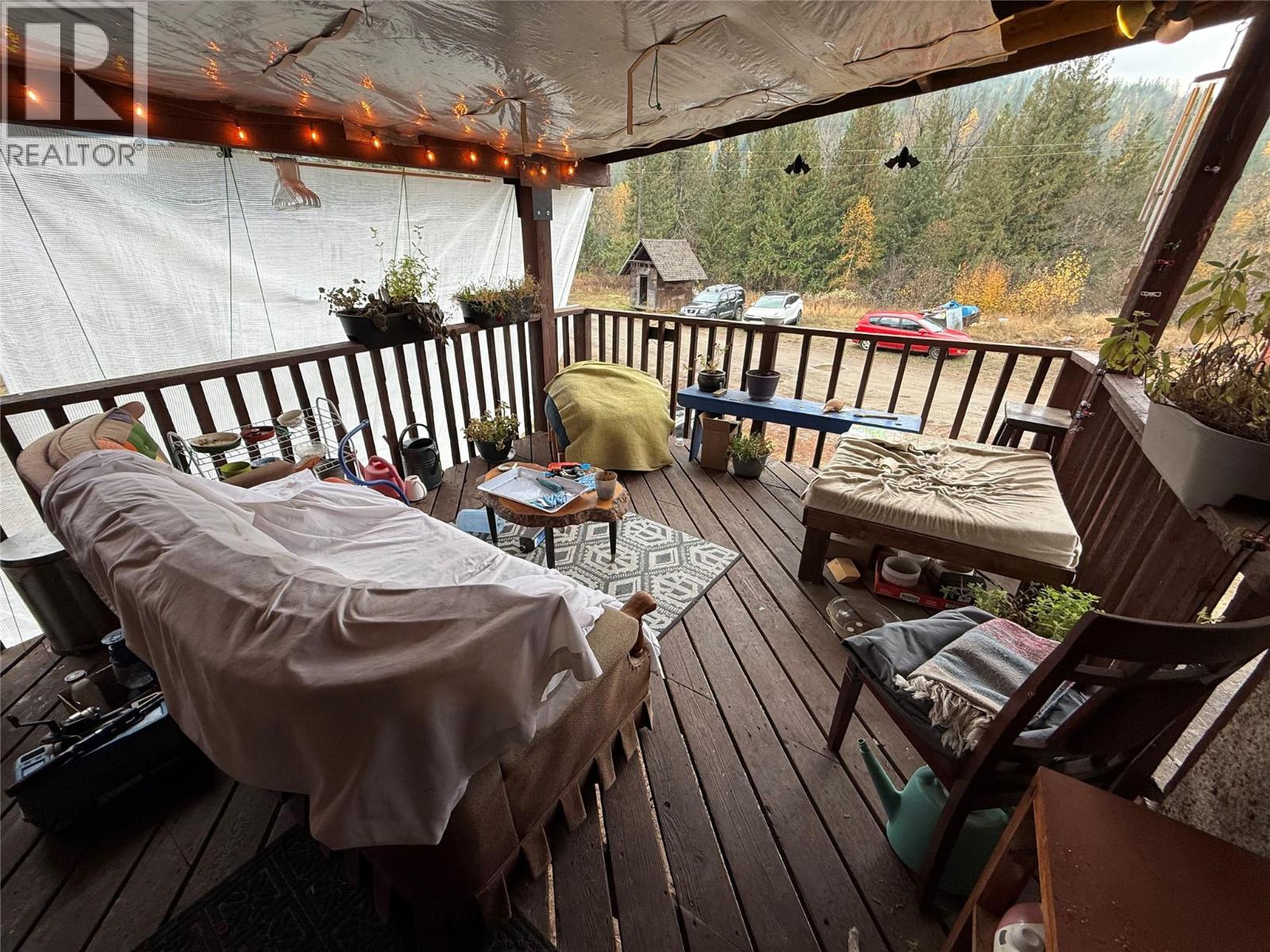 5015 Erie-Ross Spur Road, Salmo