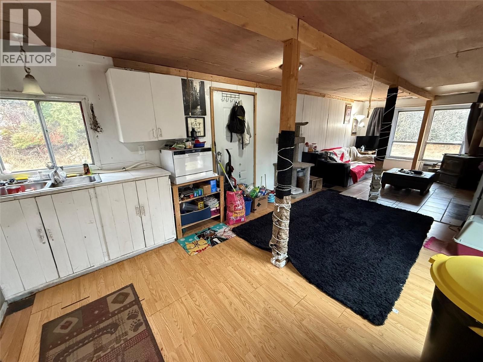 5015 Erie-Ross Spur Road, Salmo