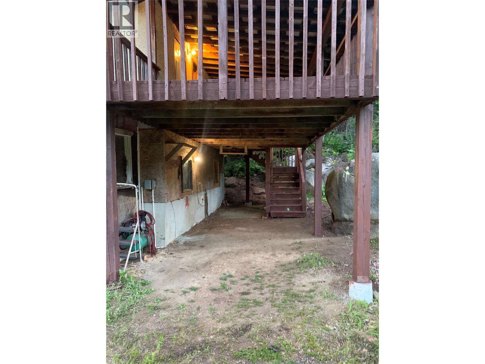 5015 Erie-Ross Spur Road, Salmo