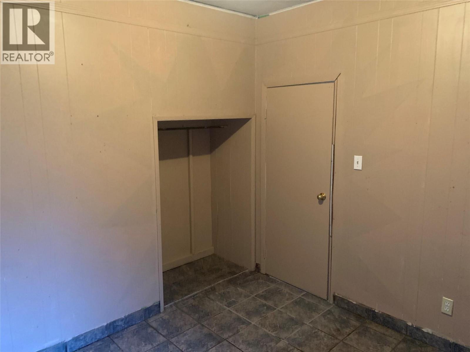 5015 Erie-Ross Spur Road, Salmo