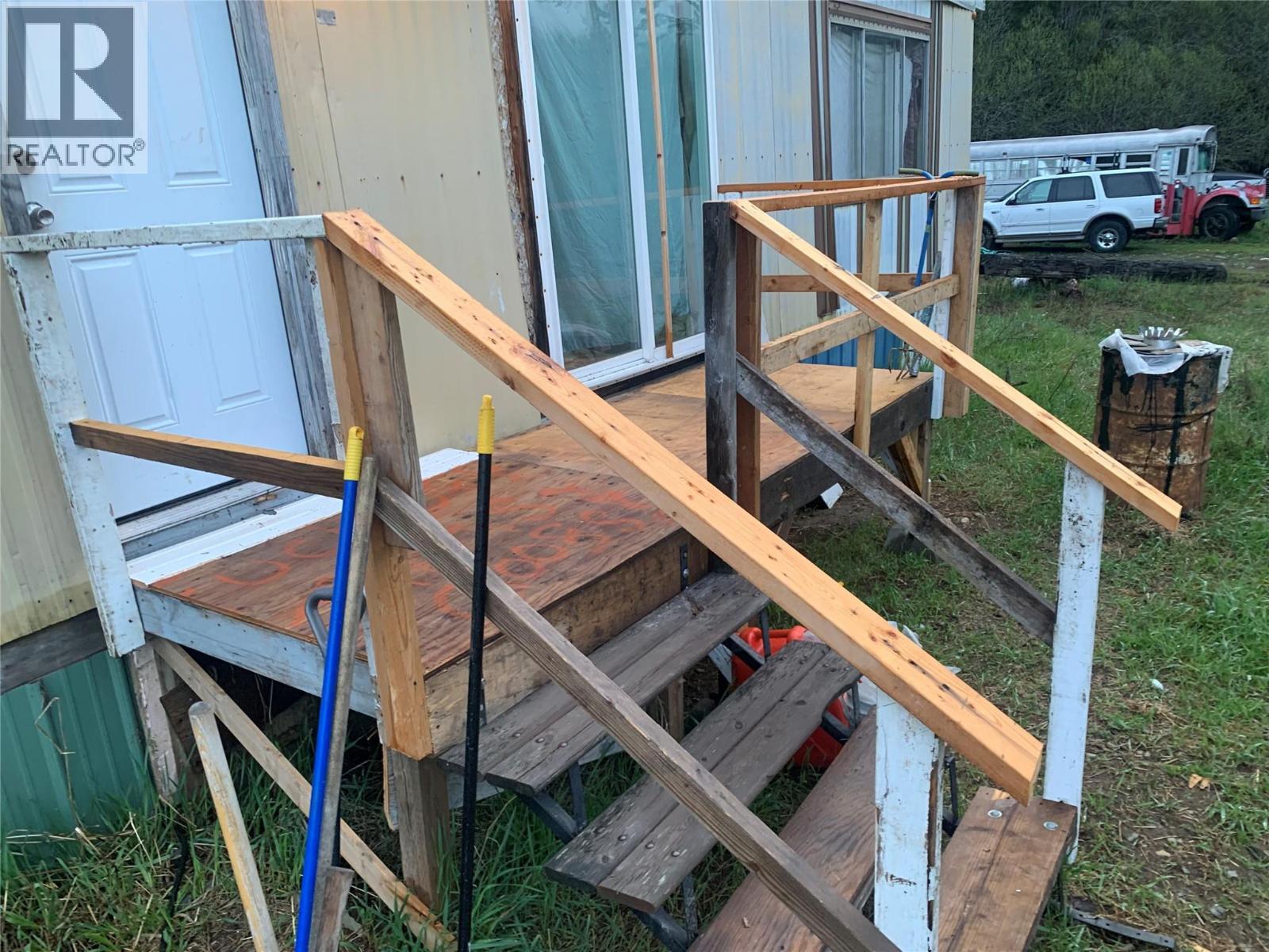 5015 Erie-Ross Spur Road, Salmo