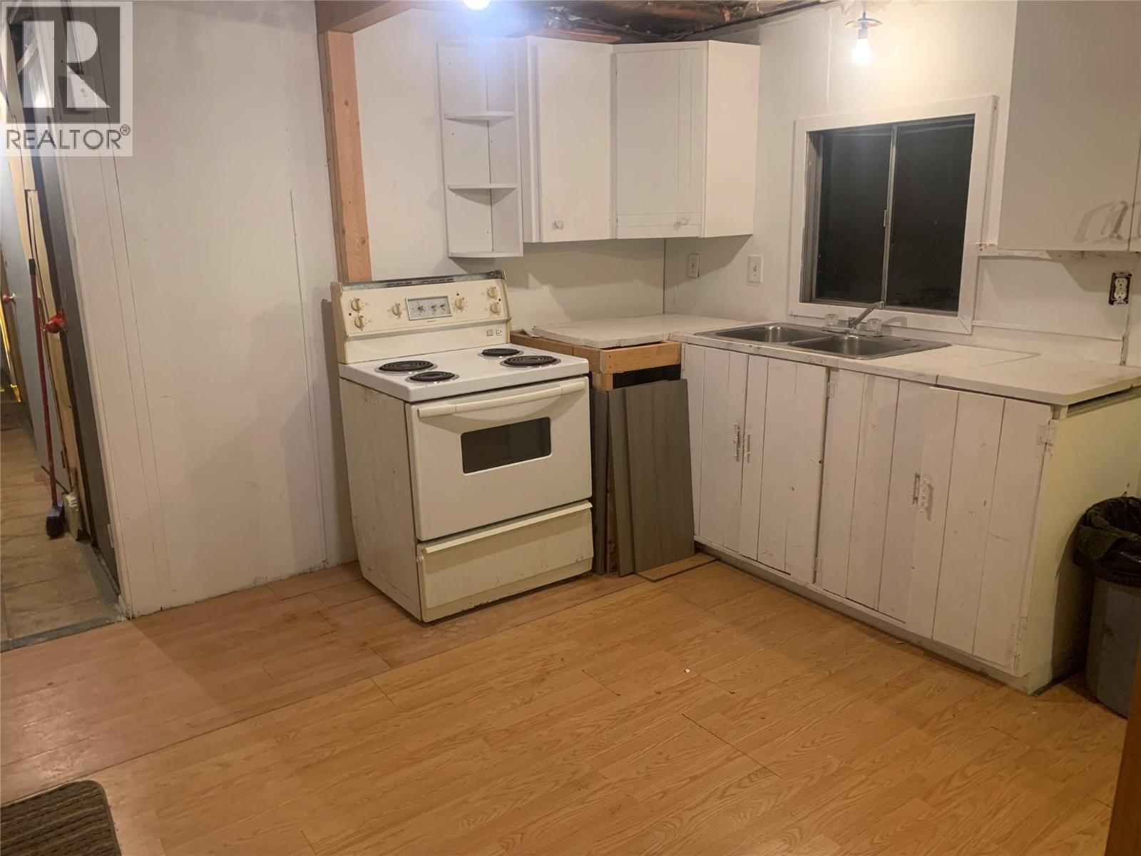 5015 Erie-Ross Spur Road, Salmo