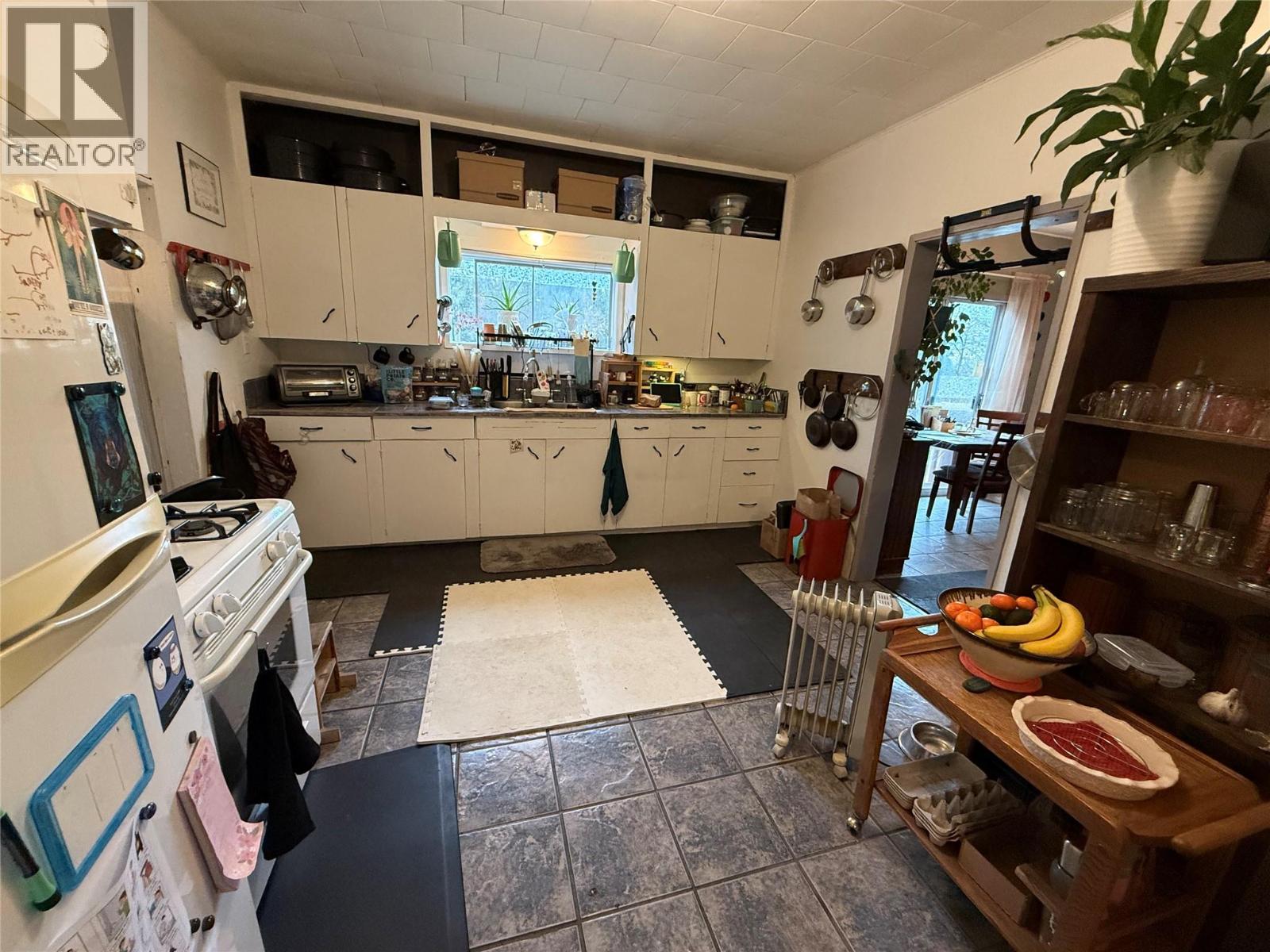 5015 Erie-Ross Spur Road, Salmo