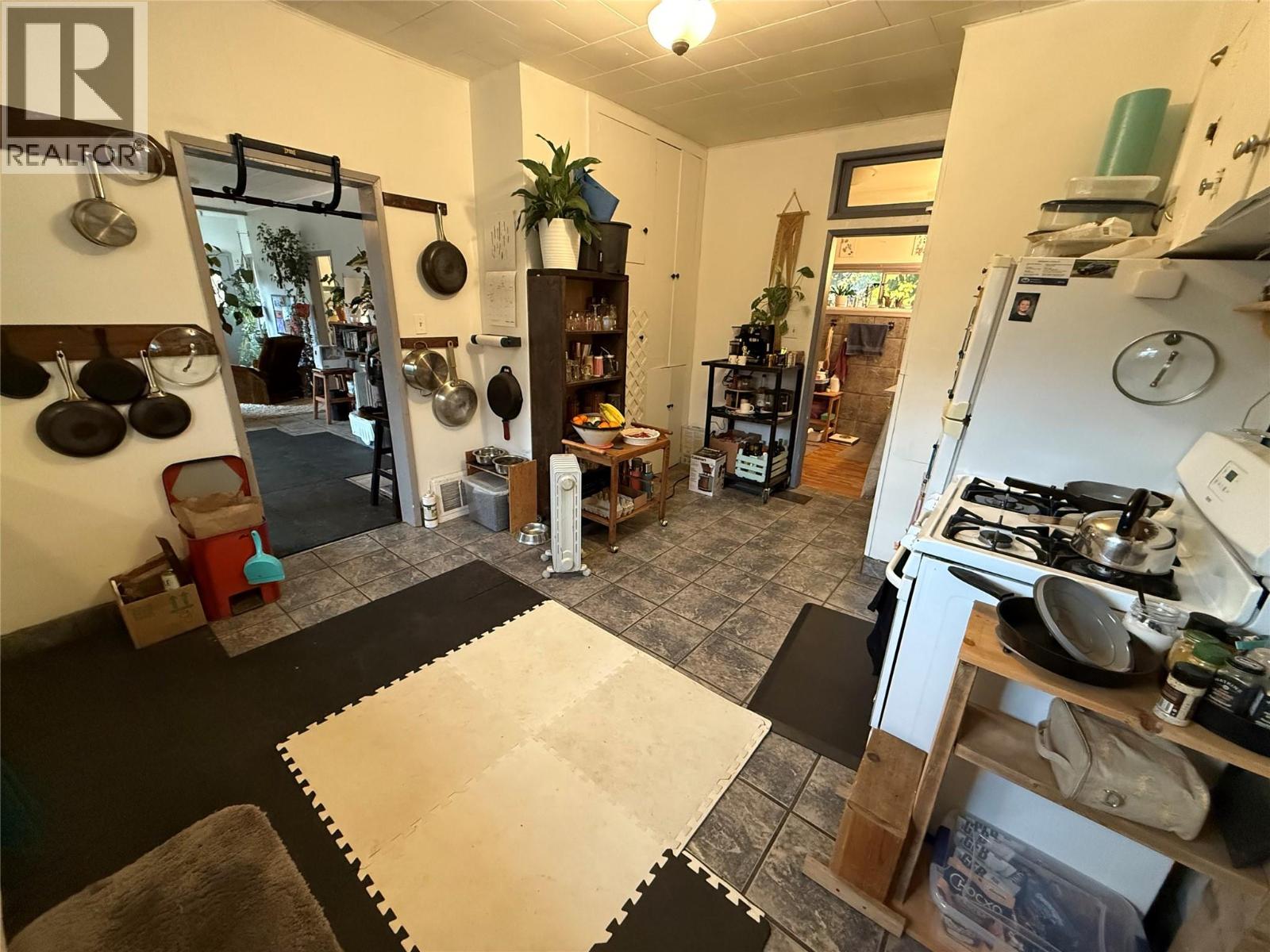 5015 Erie-Ross Spur Road, Salmo