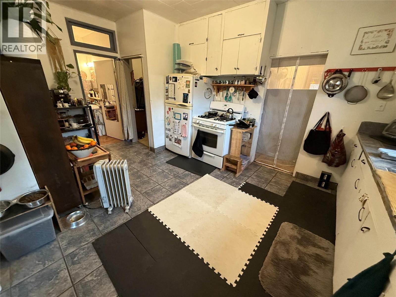 5015 Erie-Ross Spur Road, Salmo