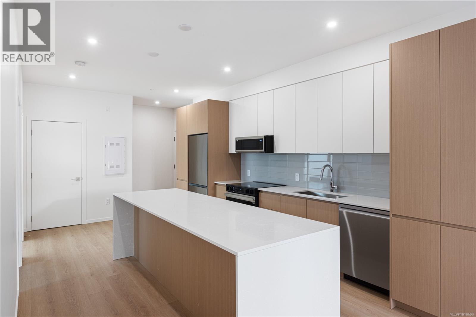 109 2374 Oakville Avenue, Sidney