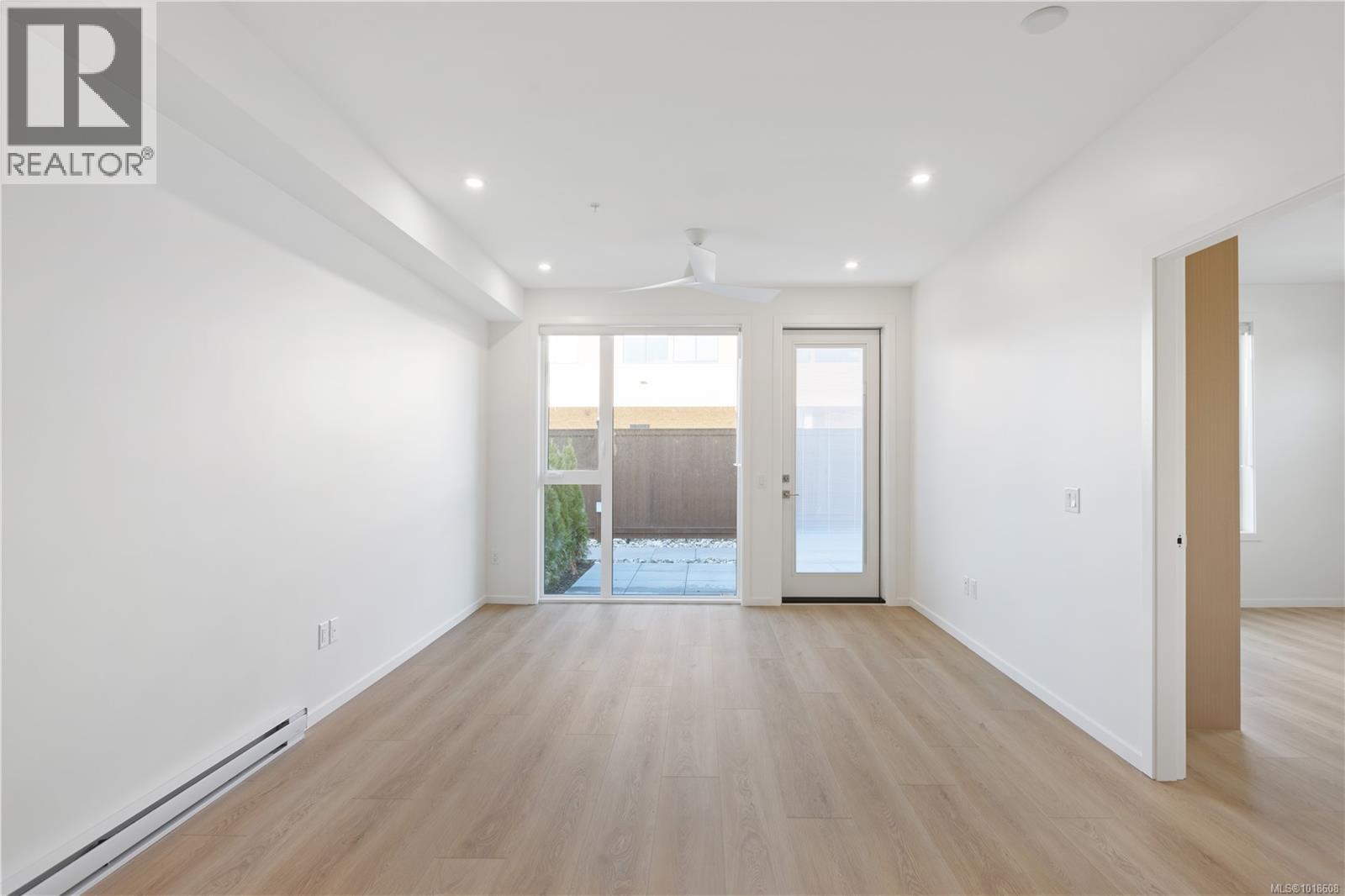 109 2374 Oakville Avenue, Sidney