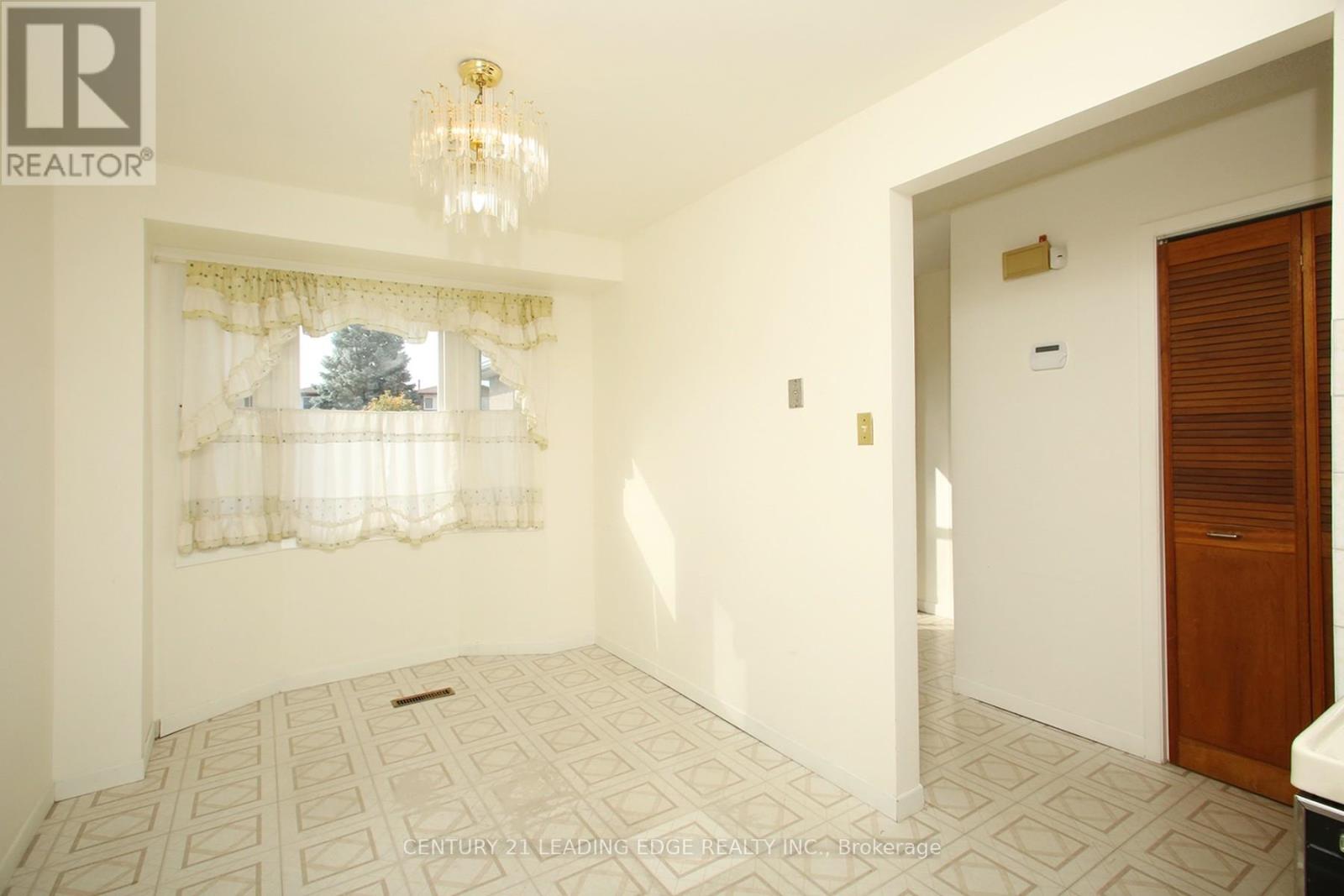 Single Family House for Sale in  NEWBRIDGE CRESCENT Brampton (Westgate) 