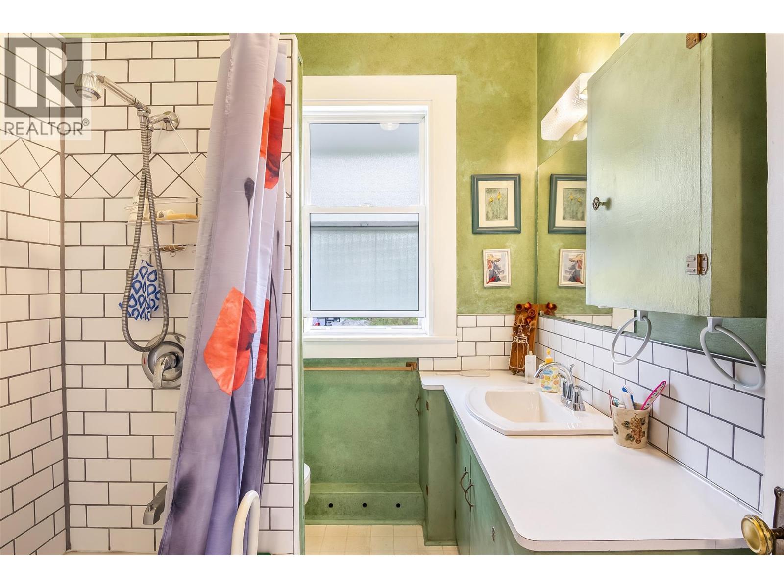 159 Track Street E, Revelstoke