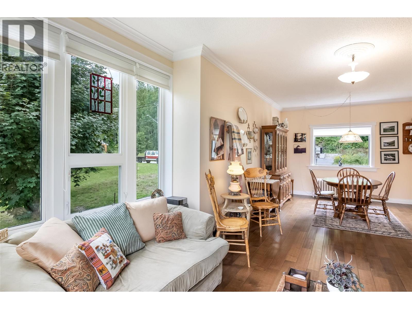 159 Track Street E, Revelstoke