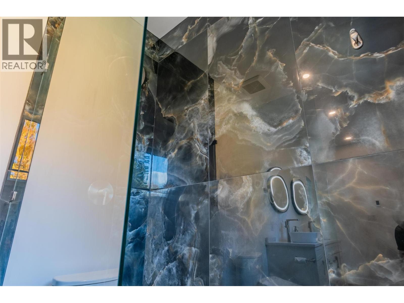 2690 Monte Christo Street, Rossland