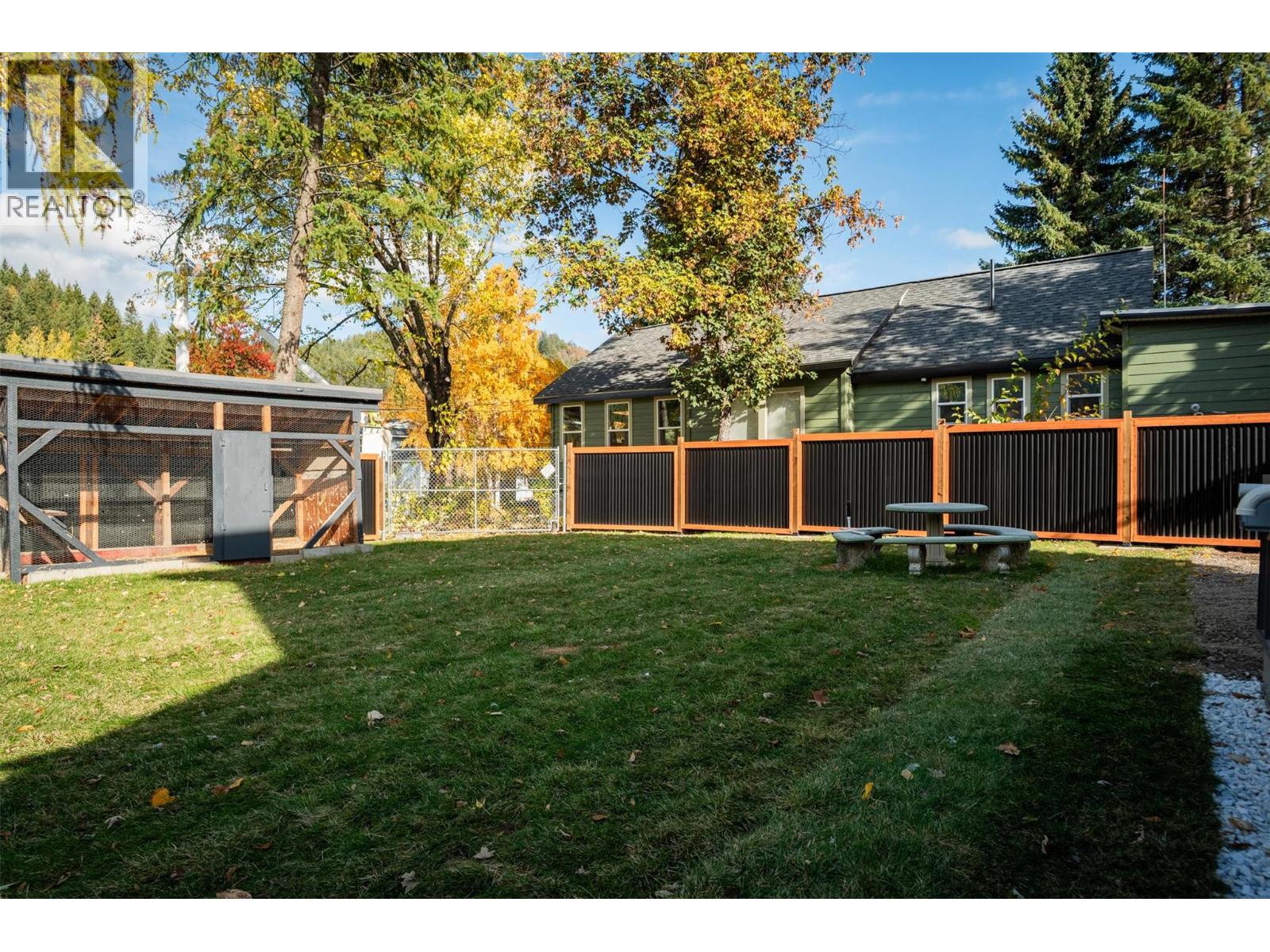 2690 Monte Christo Street, Rossland