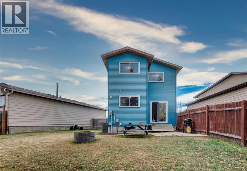 Single Family House for Sale in  Whitlock Way NE Whitehorn Calgary 
