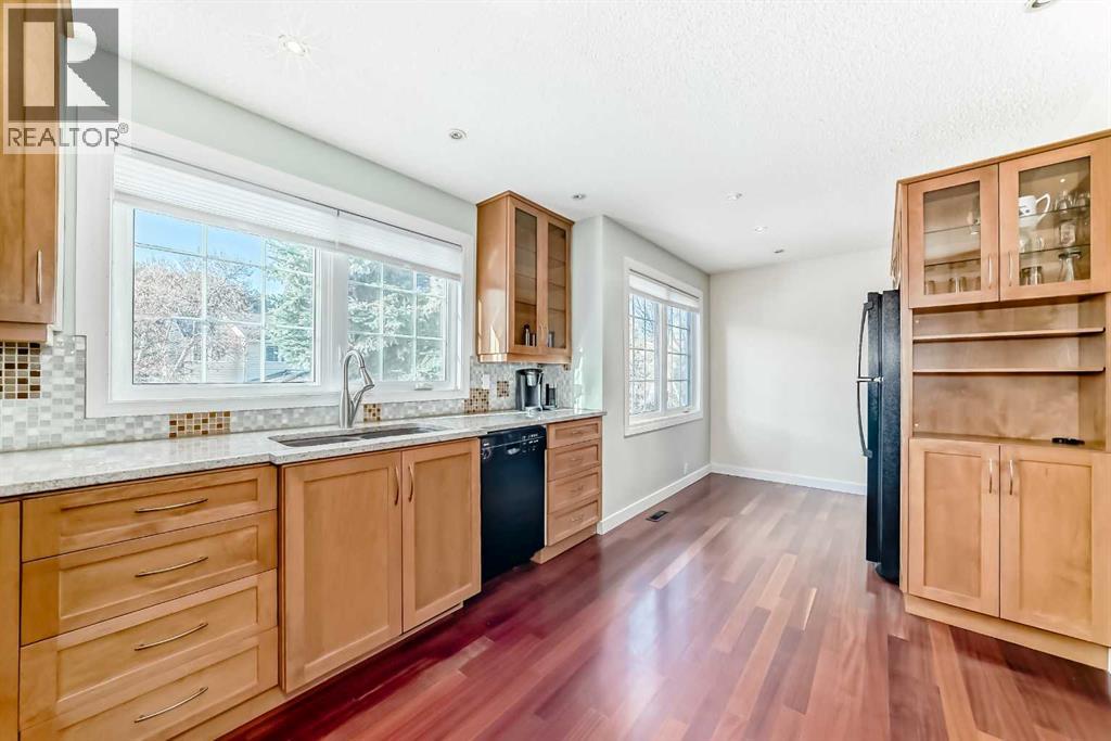 Single Family House 4 Level for Sale in  Point Mckay Gardens NW Point McKay Calgary 