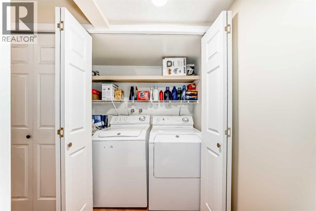 Single Family House 4 Level for Sale in  Point Mckay Gardens NW Point McKay Calgary 