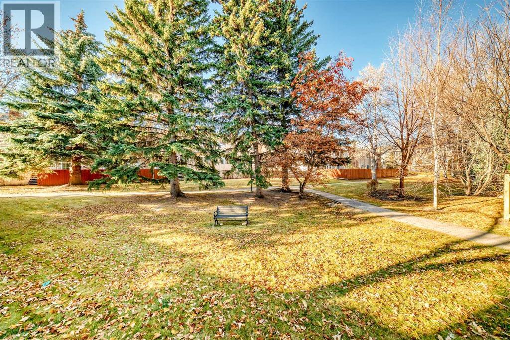 Single Family House 4 Level for Sale in  Point Mckay Gardens NW Point McKay Calgary 