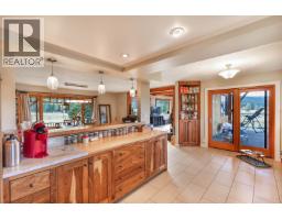 Enclosed porch - 1325 Chimney Valley Road, Williams Lake, BC V2G4W7 Photo 10