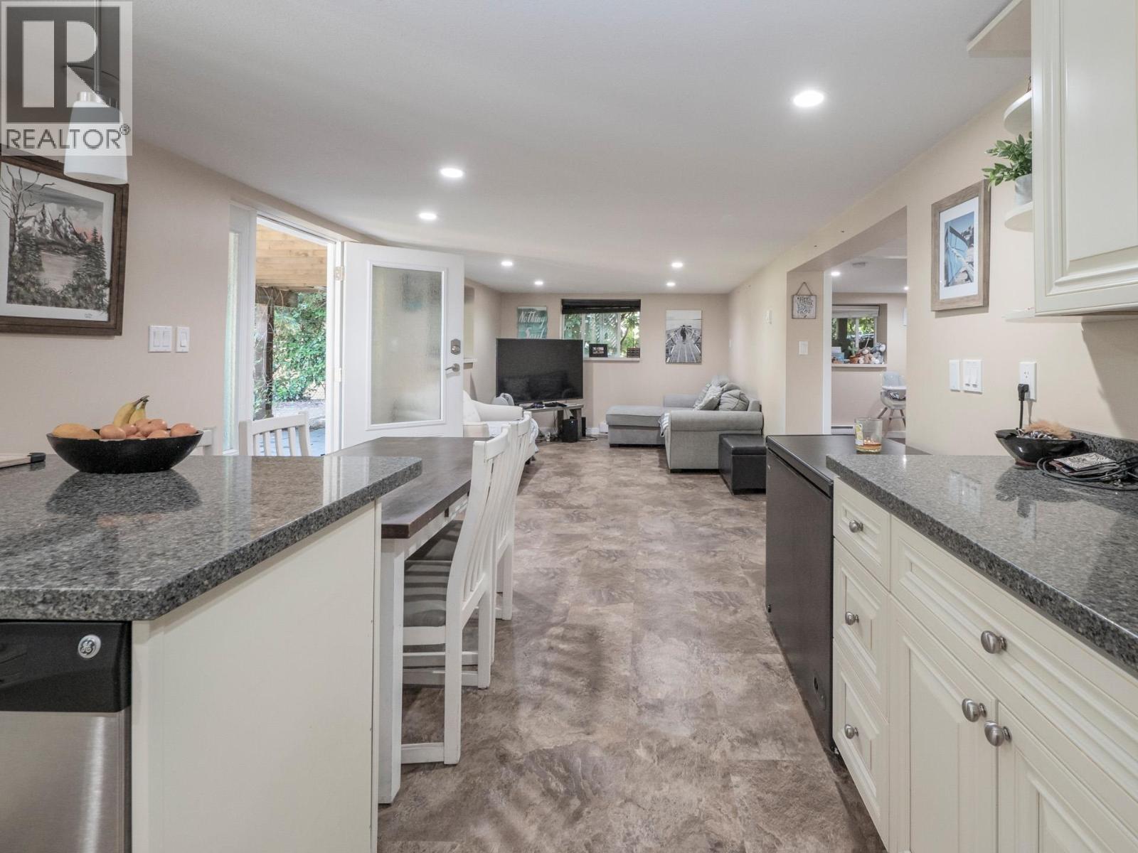 430 ALDERSPRINGS ROAD, Gibsons