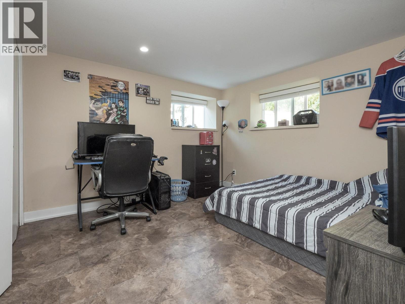 430 ALDERSPRINGS ROAD, Gibsons